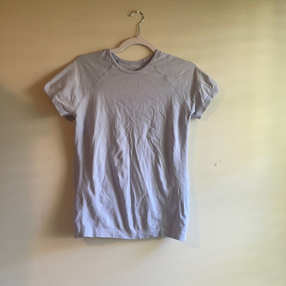 Girls size 16/XXL Athleta power up tee in lavender